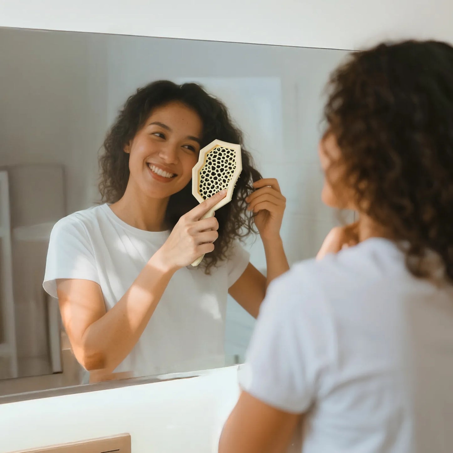 Glacier Detangling Brush - Cream Yellow